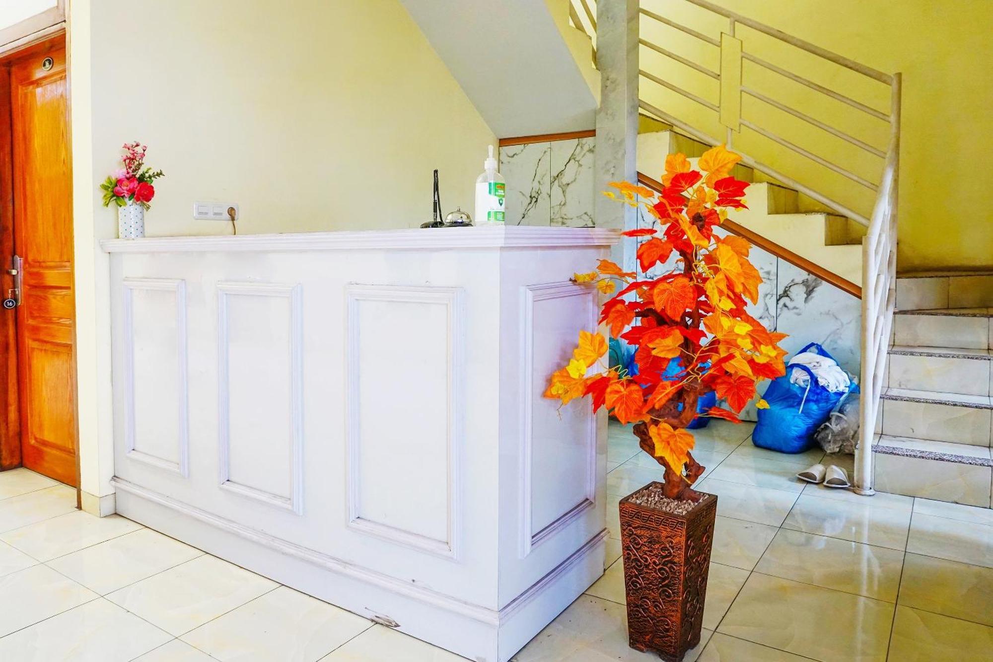 Super Oyo Flagship 90723 Berlima Guest House Syariah مالانغ المظهر الخارجي الصورة