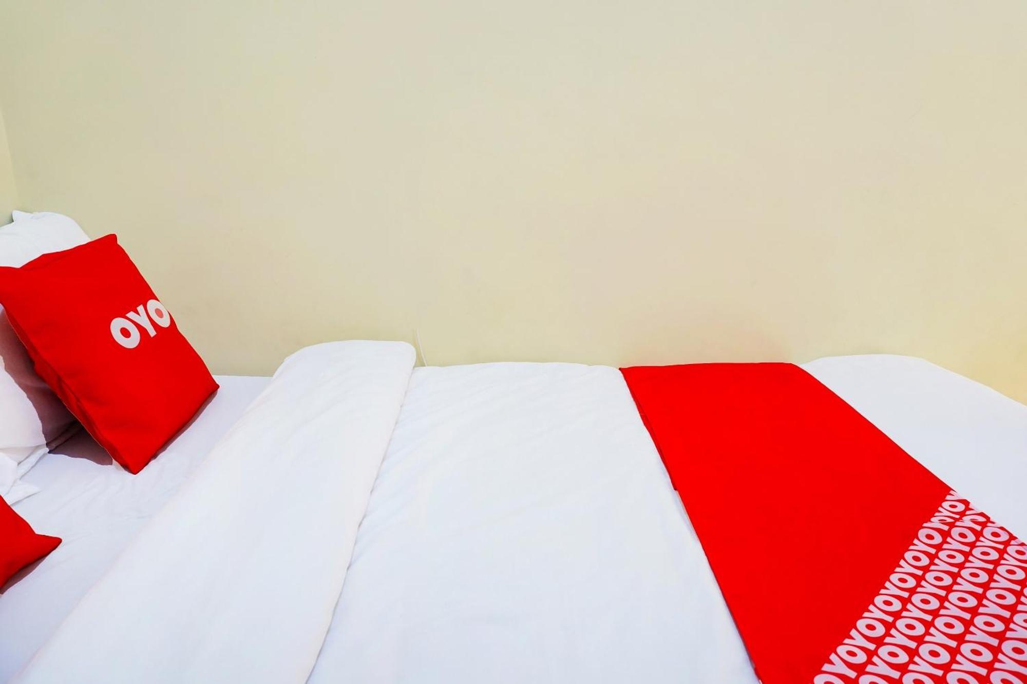 Super Oyo Flagship 90723 Berlima Guest House Syariah مالانغ المظهر الخارجي الصورة